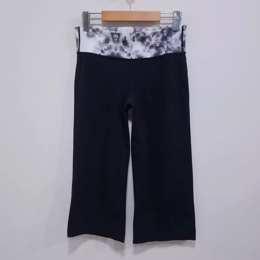 Lululemon Black Roses Print Crop Leggings 6 Small Woman's Pants Capri Flower - Picture 2 of 7